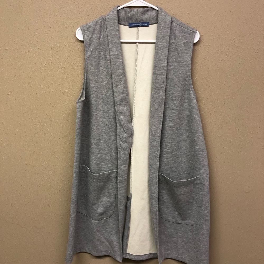 Signature weekend shawl with pockets